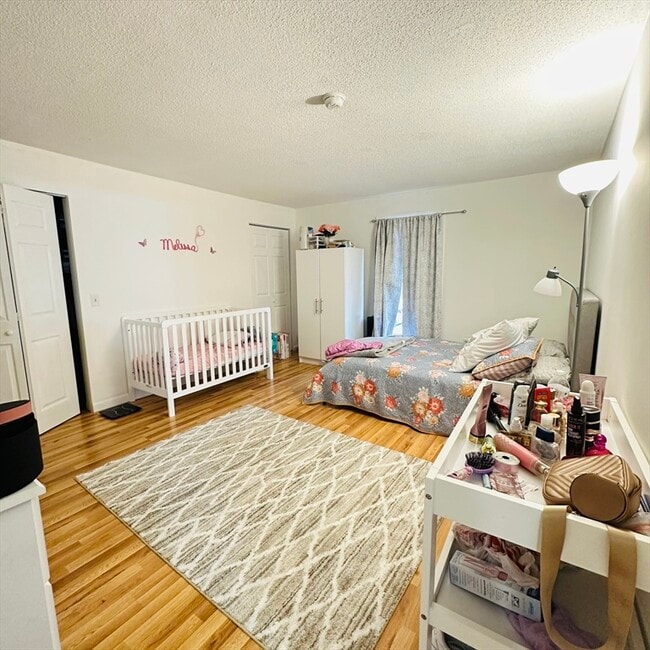 Building Photo - 8 Shadowbrook Ln