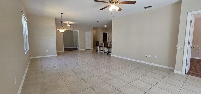 Building Photo - 7401 W Lenox Cir