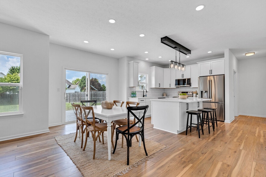 Building Photo - 9724 Brooks Dr