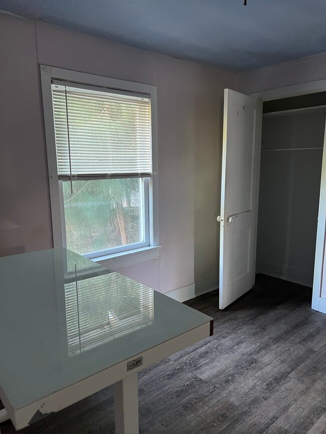 Building Photo - 1516 Carmel Ave