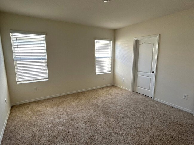 Building Photo - 7604 Oakmoss Loop