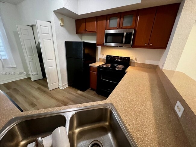 Building Photo - 771 SW 148th Ave