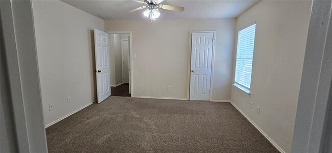 Building Photo - 911 Remington Dr