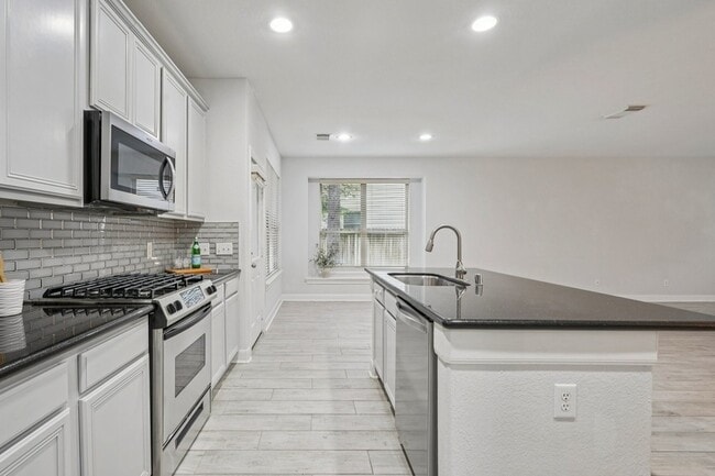 Building Photo - 90 Panterra Way