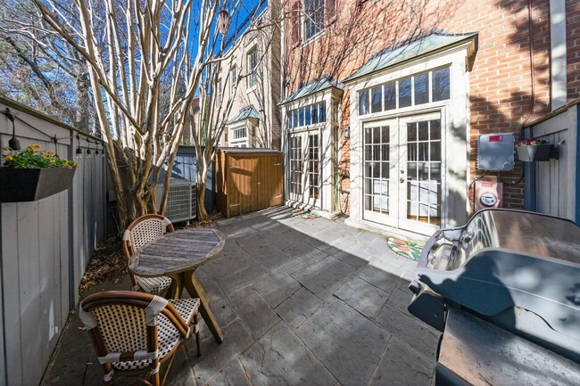 Building Photo - 4453 Westover Pl NW