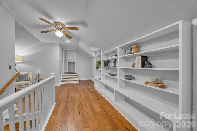 Building Photo - 462 Mock Mill Rd