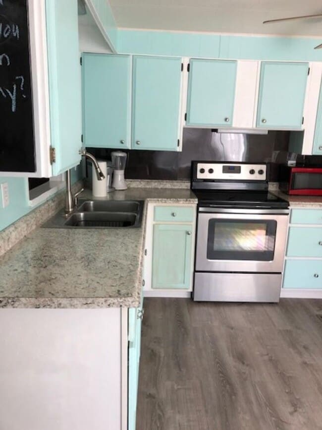 Building Photo - 2 BEDROOM 2 BATH MOBILE ON 2.21 ACRES IN LAKE TROPICANA RANCHETTES