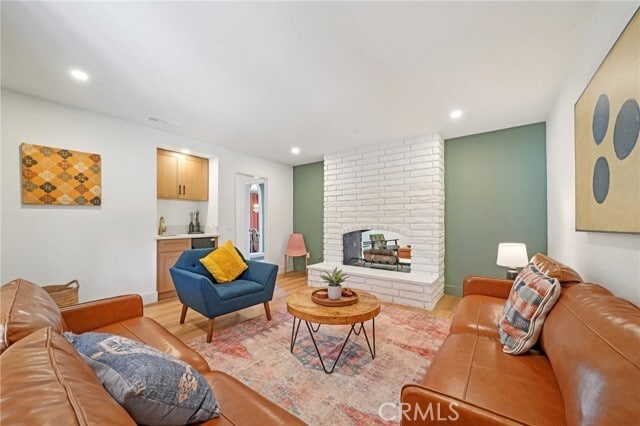 Building Photo - 1500 Country Club Dr