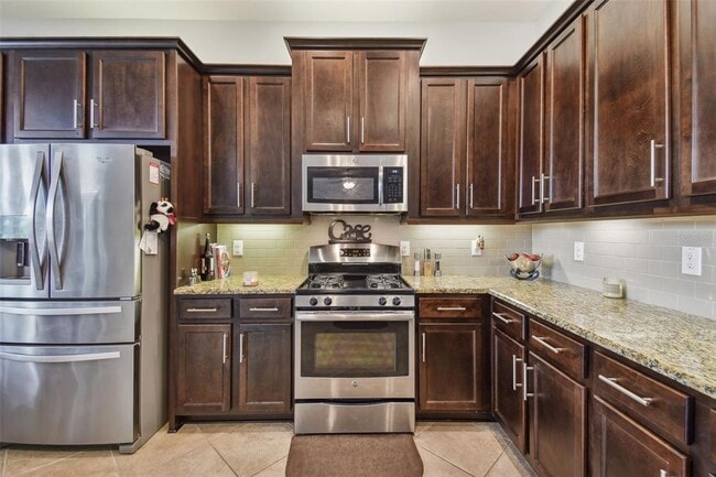 Building Photo - 30415 Palmer Oak Dr