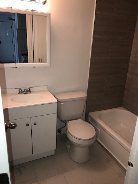 Building Photo - 114 South