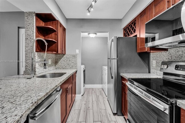 Building Photo - 1263 SW 46th Ave