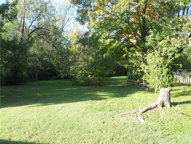 Building Photo - 530 E Rebecca St