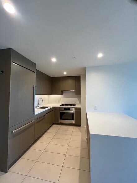 Building Photo - 889 Francisco St