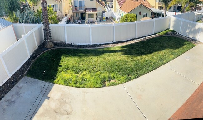 Building Photo - 25183 Parkcrest Dr