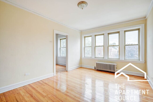 Building Photo - 2111 Grove