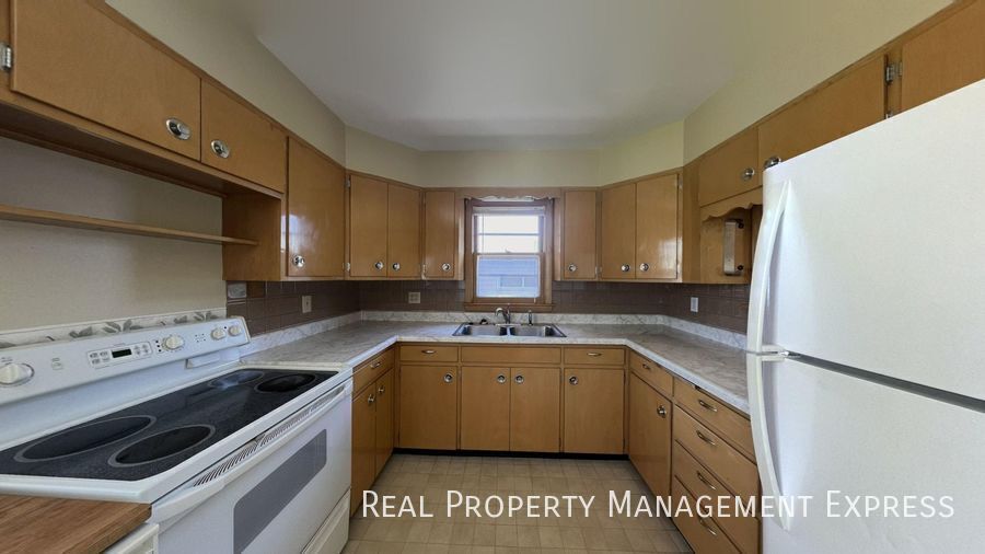 Building Photo - 4 Bedroom, 2 Bath Home in Sioux Falls