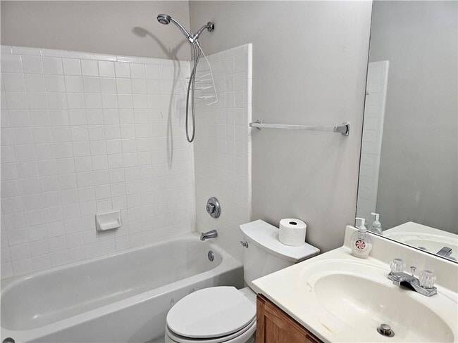 Building Photo - 2527 Waterstone Way