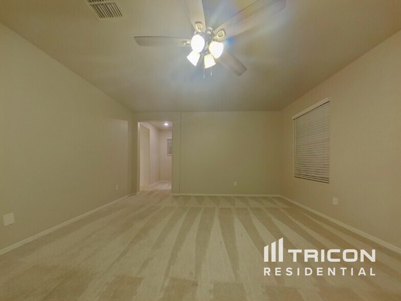 Building Photo - 16221 W La Ventilla Way