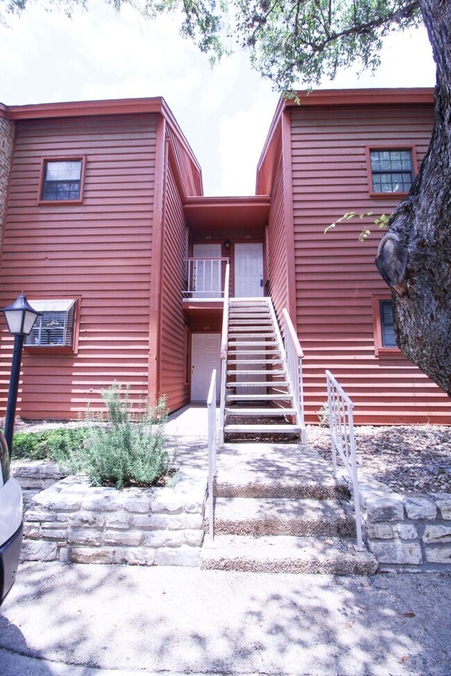 Building Photo - 13018 Heimer Rd