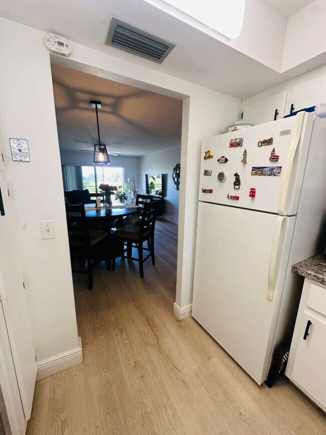 Building Photo - 2441 SW 82nd Ave