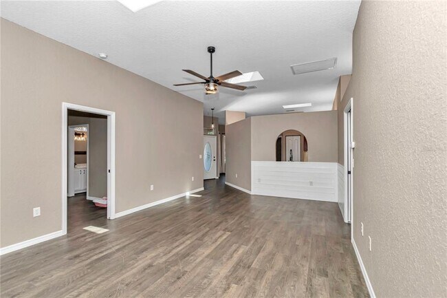 Building Photo - 4018 NE 23rd Pl