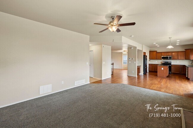 Building Photo - SPACIOUS SIX (6!!!) BD HOME IN LORSON RANCH!