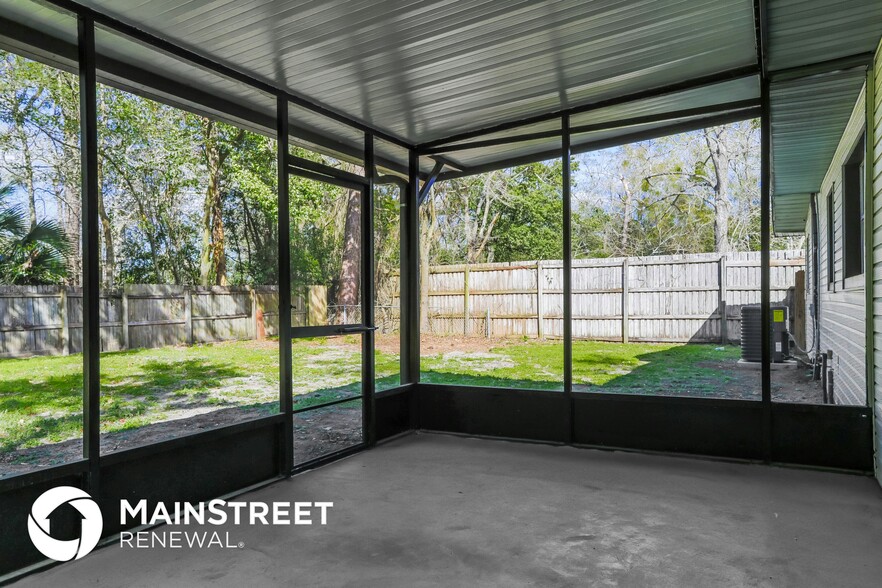 Building Photo - 7953 Patou Dr S