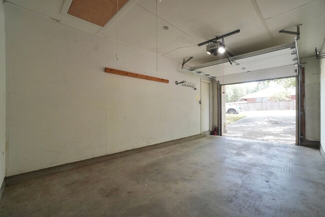 Building Photo - 13102 Staton Dr