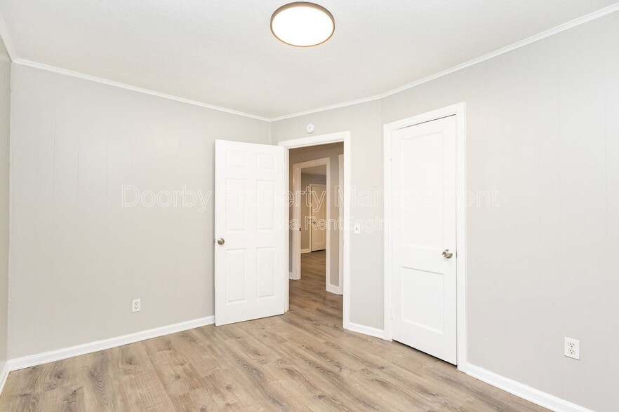 Building Photo - 1635 Dogwood Dr