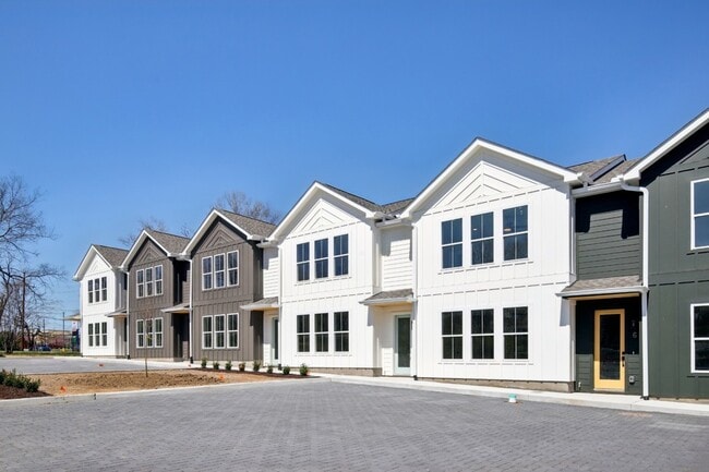 Building Photo - 908 Anderson Ln