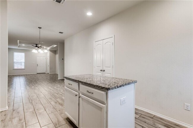 Building Photo - 1413 Cliffbrake Wy