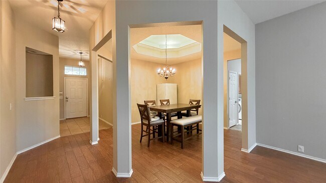 Building Photo - 5511 Baldwin Elm St