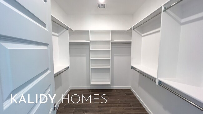 Building Photo - 17636 Salma Rd