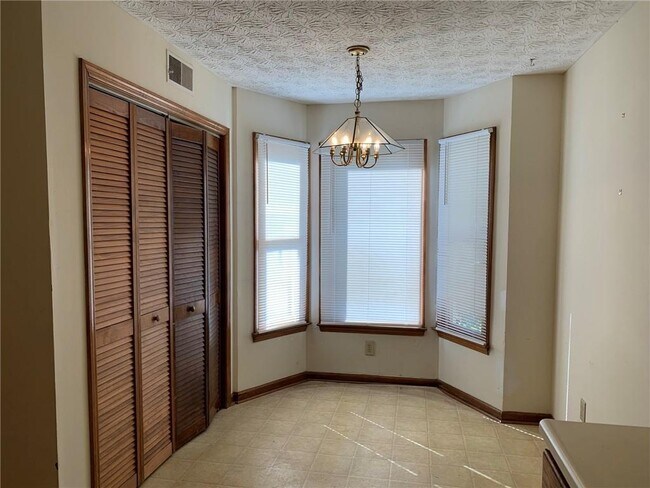 Building Photo - 1103 Booth Ct SW