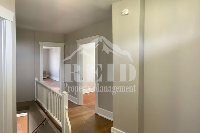 Building Photo - Large home/3bed 3 bath with bonus/office room just outside of PSNS and close to Bremerton Ferry