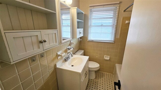 Building Photo - 2609 NW 49th St