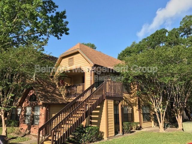 Primary Photo - 360 Lakepointe Dr