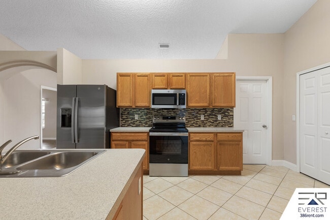 Building Photo - 59 Riverina Dr