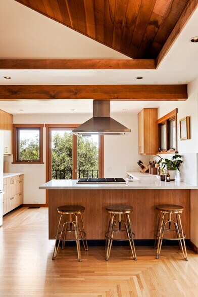 Building Photo - 21071 Waveview Dr
