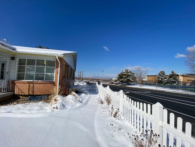 Building Photo - 4049 Taylor Ave