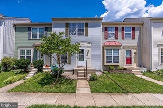 Building Photo - 3 level townhouse in Kinstowne area
