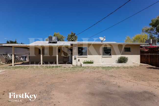 Building Photo - 1233 W 16th St