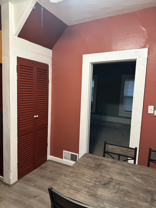 Building Photo - 161 17th St N