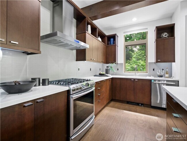 Building Photo - 4bd/3.75ba Seattle House