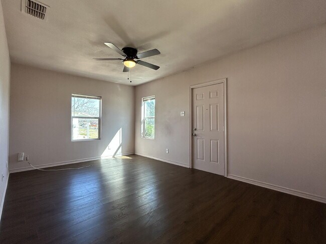 Building Photo - 3118 37th St