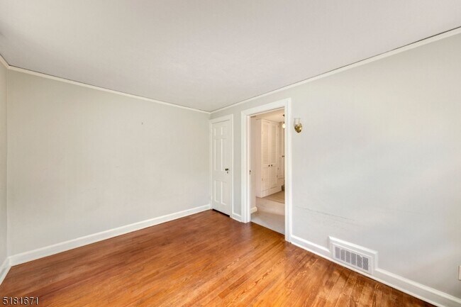 Building Photo - 1 Gapview Rd