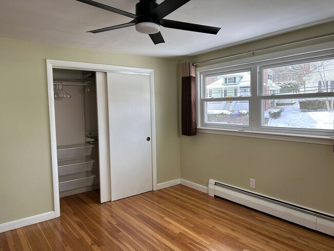 Building Photo - House for Rent in Stoneham!