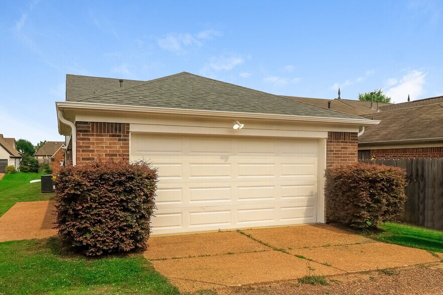 Building Photo - 1497 Pemberton Ln