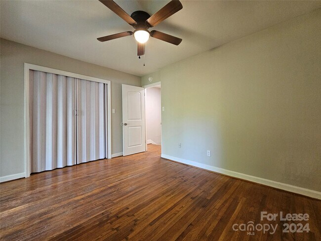 Building Photo - 407 S Chester St