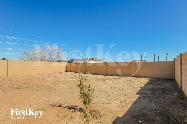 Building Photo - 4417 S 100th Ln